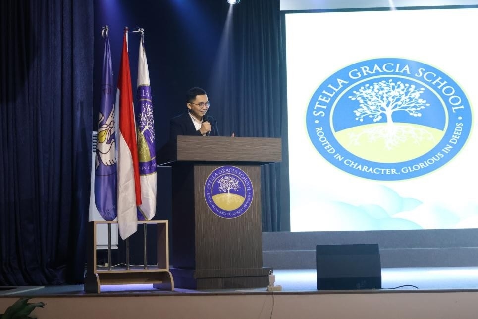 安德魯致辭。哈山努丁大學孔子學院供圖